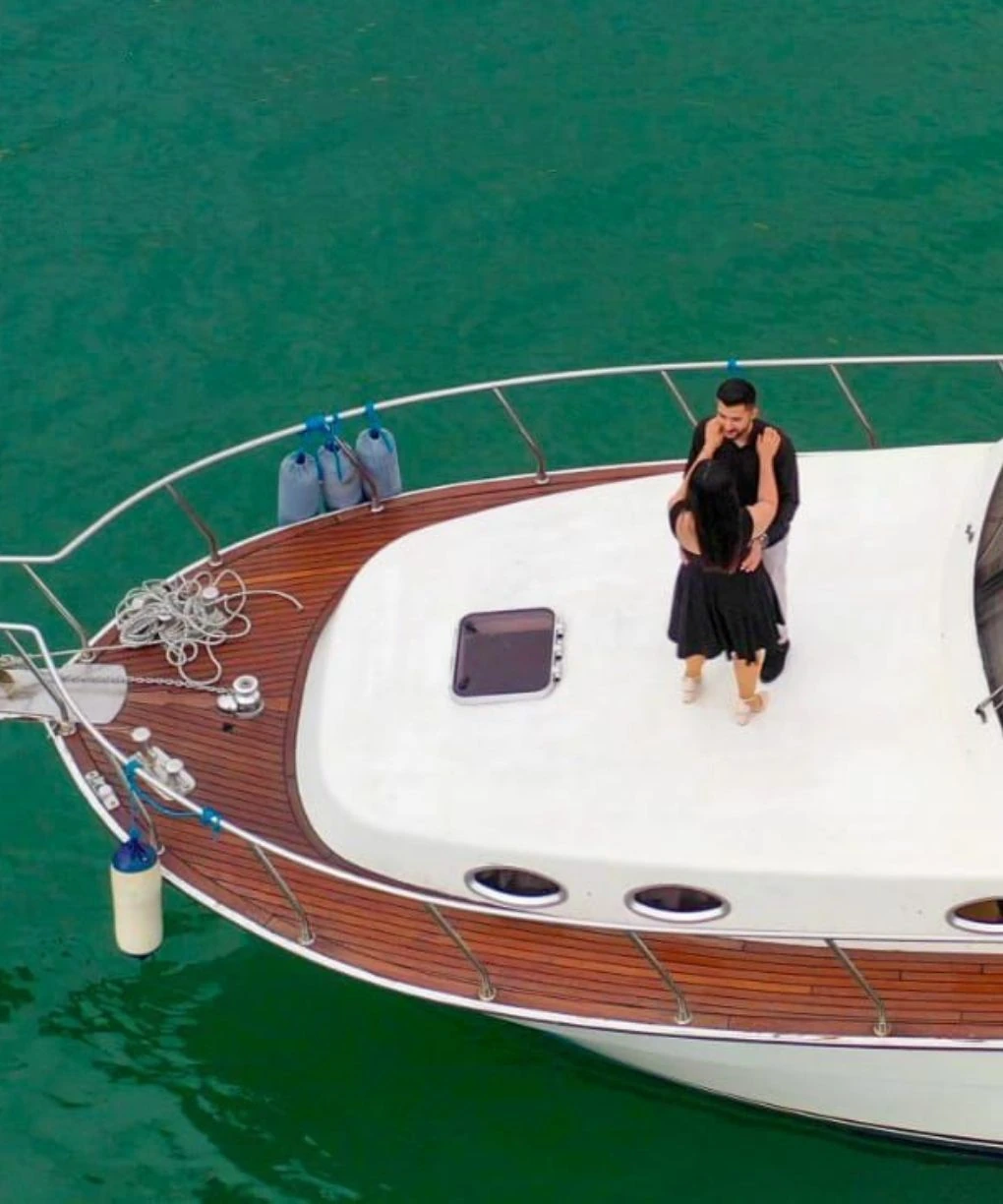 Escape Yatı GOLD Paket Evlilik Teklifi Organizasyonu – Mersin Marina