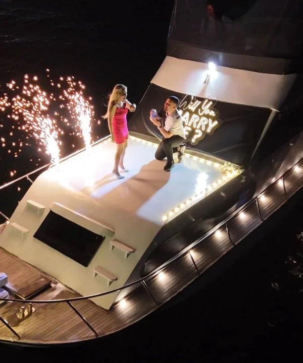 Korhan Yatı GOLD Paket Evlilik Teklifi Organizasyonu – Mersin Marina