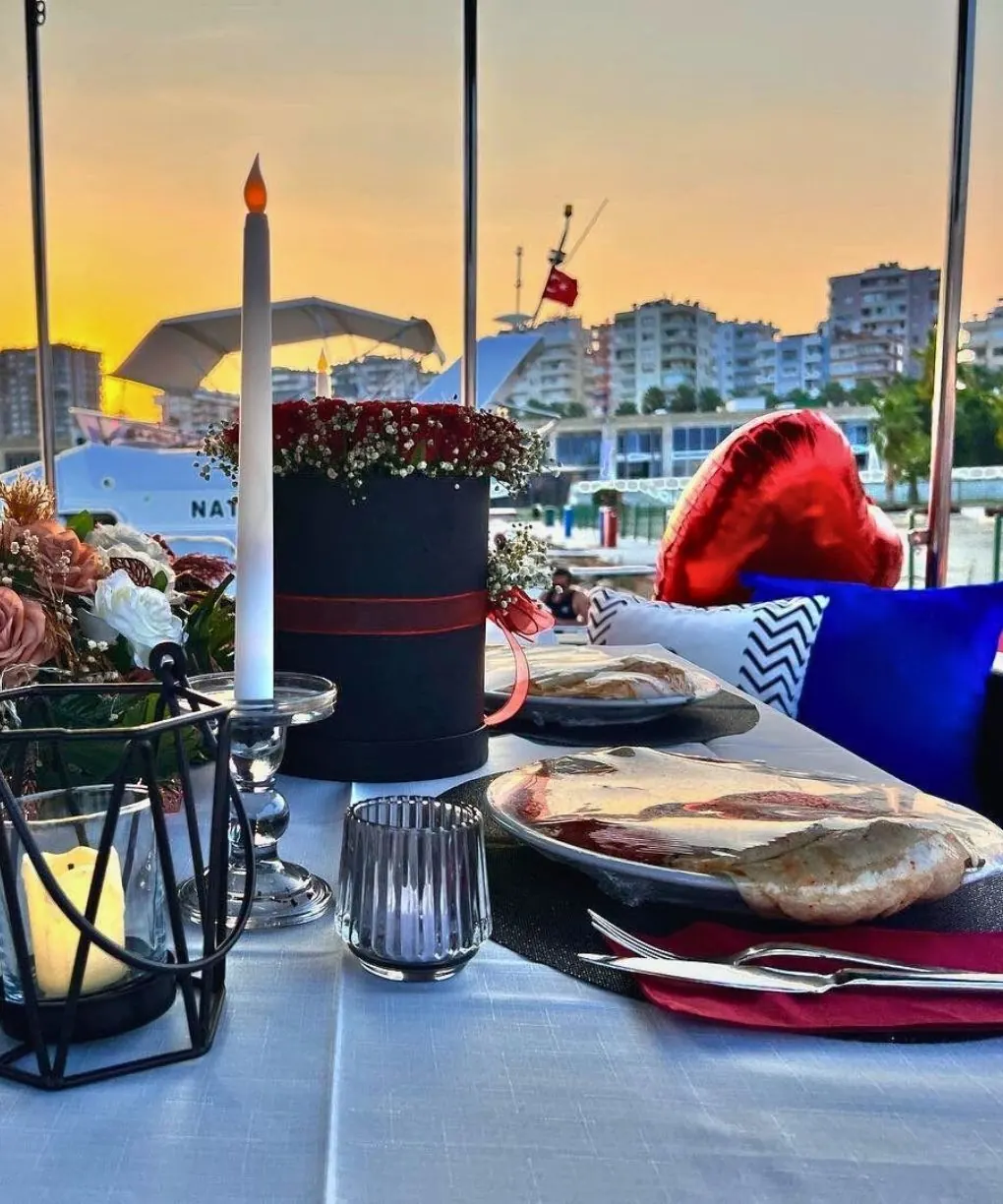 Mydreames Yatı GOLD Paket Evlilik Teklifi Organizasyonu – Mersin Marina - Görsel 3